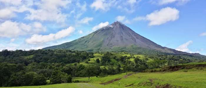 volcanoes of costa rica