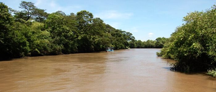 Boat tour on Tempisque River