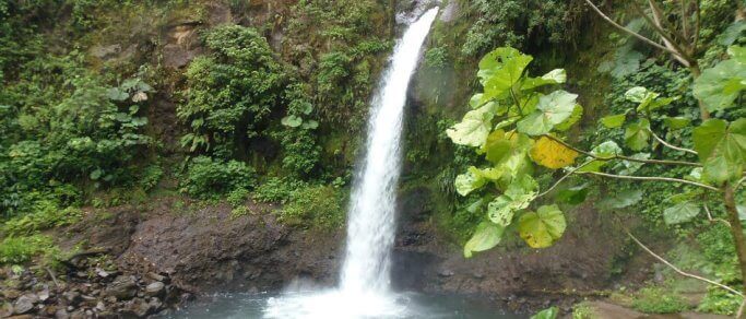 fortuna waterfall tour near arenal volcano